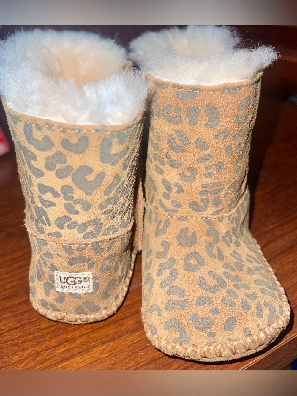 UGG Australia Cassie infant boot 4/5 chestnut leopard print Velcro lightweight
